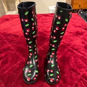 Tall rain, boots black with cherries